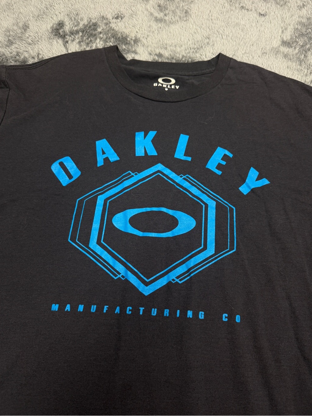 Oakley Black Short-Sleeve Tee with Bright Blue Graphic Logo